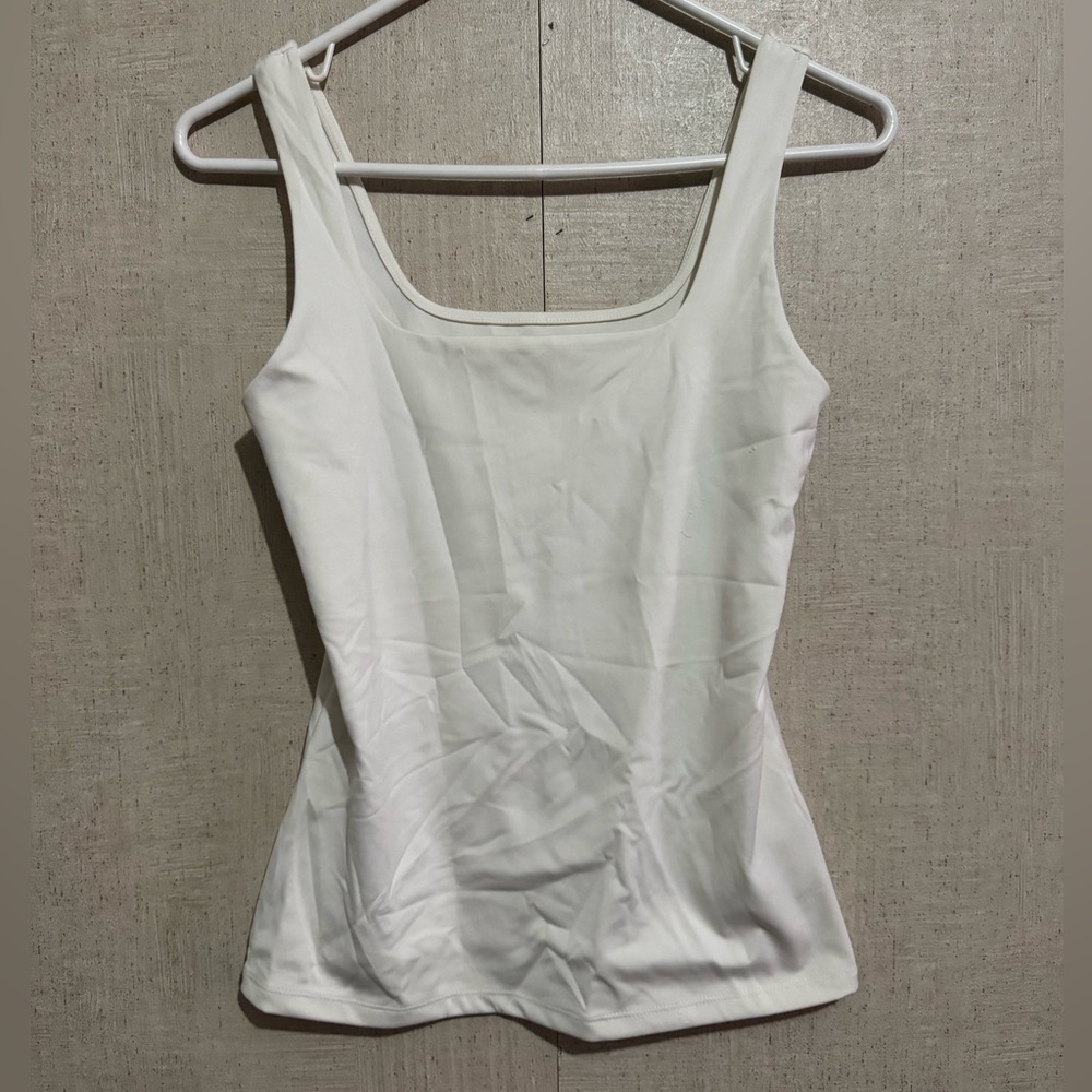 Nine West women’s sculpting tank top